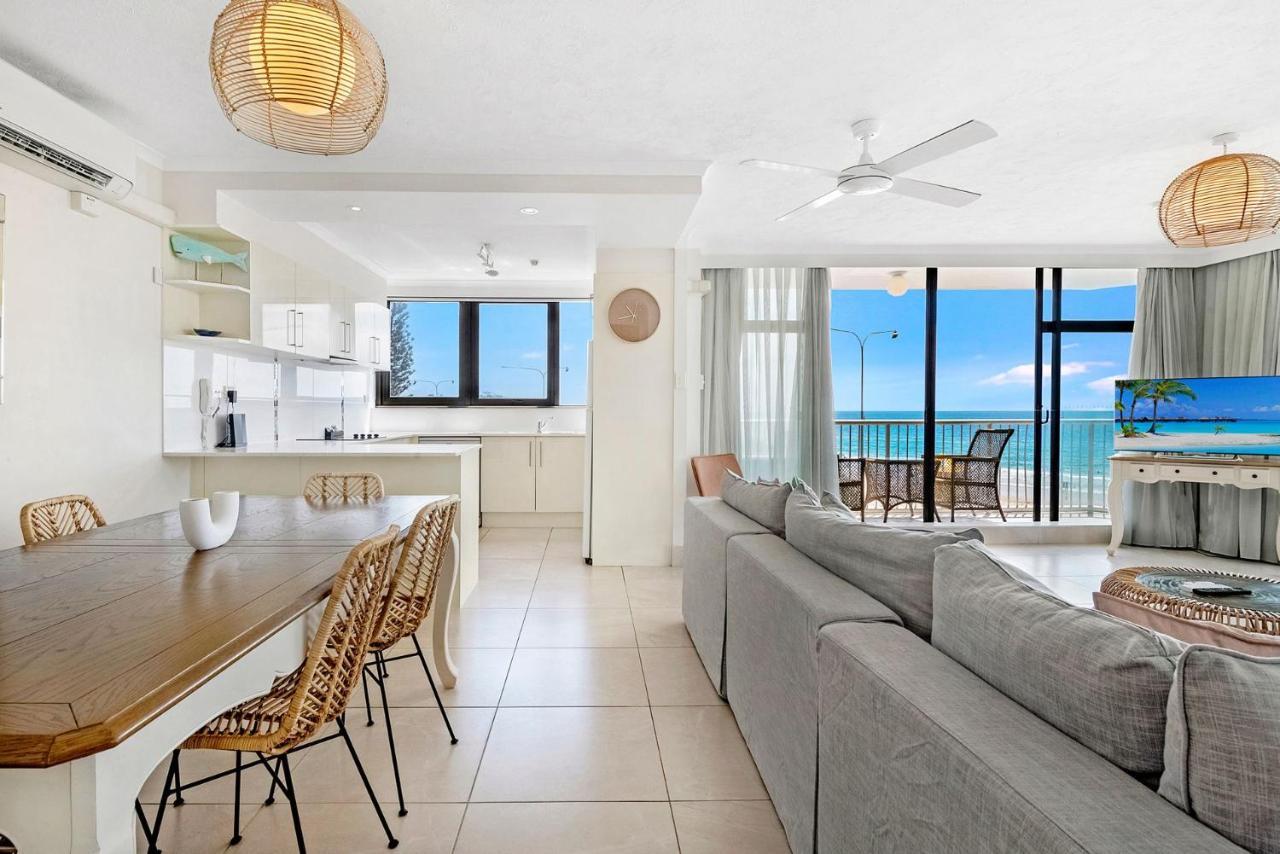 Beachfront Escape In Surfers Paradise - Coasthm Apartment Gold Coast